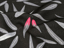 画像をギャラリービューアに読み込む, 洗える着物 東レ シルック 小紋 反物 単品 フルオーダー 仕立て付 袷 単衣 黒地 氷割れ地紋に笹尽くし柄 レディース 女性 和装 和服 きもの おしゃれ 上品 TORAY sillook ポリエステル 送料無料