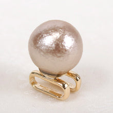 画像をギャラリービューアに読み込む, 帯留 コットンパール 1粒 ゴールド 金 14ミリ 単品 三分紐を通す シンプル エレガント 可愛い 帯留め 帯どめ 軽量 小紋 洒落着 色無地 パーティー クリスマス お正月 和装小物 着物 和服 和装 帯飾り MIZUHO 日本製 KZ