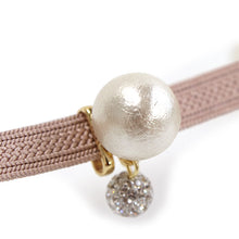 画像をギャラリービューアに読み込む, 帯留 コットンパール 1粒 ホワイト 白 14ミリ ラインストーン チャーム付き 単品 三分紐を通す シンプル エレガント 可愛い 帯留め 帯どめ 軽量 小紋 洒落着 色無地 パーティー クリスマス お正月 和装小物 着物 和服 和装 帯飾り MIZUHO 日本製 KZ