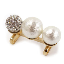 画像をギャラリービューアに読み込む, 帯留 コットンパール 3粒 ホワイト ラインストーン 3連 単品 三分紐を通す シンプル エレガント 可愛い 帯留め 帯どめ 軽量 小紋 洒落着 色無地 パーティー クリスマス お正月 和装小物 着物 和服 和装 帯飾り MIZUHO 日本製 KZ