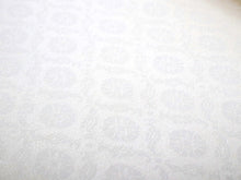 画像をギャラリービューアに読み込む, 洗える 色無地 着物 反物 レディース セミオーダー 仕立て付 紋意匠 XS S M L XL サイズ 袷 単衣 無地 薄クリーム 色 葵 地紋 百華 MOMOKA レトロ 結婚式 卒業式 卒園式 和装 和服 女性 小紋 送料無料 きもの 羽織 コート