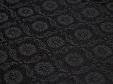 画像をギャラリービューアに読み込む, 洗える 色無地 着物 反物 レディース セミオーダー 仕立て付 紋意匠 XS S M L XL サイズ 袷 単衣 無地 黒 色 葵 地紋 百華 MOMOKA レトロ 結婚式 卒業式 卒園式 和装 和服 女性 小紋 送料無料 きもの 羽織 コート KZ