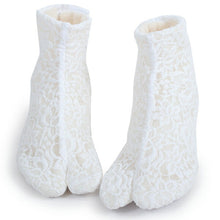 画像をギャラリービューアに読み込む, レース足袋 フリース 冬用 2カラー S M L LL 3L サイズ オフホワイト ブラック 四枚こはぜ コハゼ クッション底 おしゃれ レース あったか 足袋 暖かい たび 着付け小物 和装小物 成人式にも 着物 和服