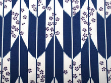 画像をギャラリービューアに読み込む, 卒業式 二尺袖 着物 袴用 単品 青 白 矢絣 桜 フリーサイズ ショート丈 大学生 小学生 ジュニア 購入 販売 着物のみ 2尺袖 和装 和服 洗える着物 大人 女性 レディース 送料無料