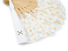 画像をギャラリービューアに読み込む, 扇子 扇子袋 2点セット レディース 白 花柄レース スワロフスキーチャーム 箱入り エコ ギフト プレゼント 春 夏 母の日 婦人 女性 女 綿 ナイロン 京扇子 せんす あす楽