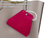 画像をギャラリービューアに読み込む, マスクケース 立体マスク 東レ ウルトラスエード 日本製 赤紫地 持ち運び 携帯 マスクポーチ おしゃれ 収納ケース ポリエステル ポリウレタン 清潔 コンパクト 折りたたみ 食事 和柄 2つ折り あす楽