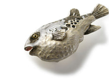 画像をギャラリービューアに読み込む, 帯留 ふぐ 単品 三分紐を通す シンプル 和 可愛い 帯留め 帯どめ 軽量 小紋 洒落着 色無地 パーティー オールシーズン カジュアル 母の日 プレゼント ギフト 贈り物 和装小物 着物 和服 和装 帯飾り SUU 日本製 アクセサリー KZ