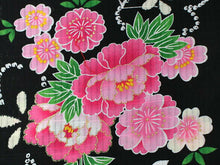 画像をギャラリービューアに読み込む, 子供浴衣 女の子 2点セット 100cm 黒地 牡丹 桜 鹿の子 菊 萩 花束 3歳 4歳 綿 キッズ 女児 子供 夏 夏休み 夏祭り 綿 レトロ 古典 ゆかた ゆかた帯 兵児帯 へこ帯 和装 和服 こども ジュニア