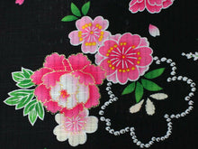 画像をギャラリービューアに読み込む, 子供浴衣 女の子 2点セット 100cm 黒地 牡丹 桜 鹿の子 菊 萩 花束 3歳 4歳 綿 キッズ 女児 子供 夏 夏休み 夏祭り 綿 レトロ 古典 ゆかた ゆかた帯 兵児帯 へこ帯 和装 和服 こども ジュニア