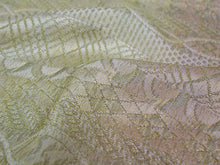 画像をギャラリービューアに読み込む, 帯揚げ 正絹 薄グリーン モカベージュ 横段 幾何学 丹後ちりめん 帯揚 訪問着 色無地 小紋 パーティー 食事会 おでかけ 和装小物 着付け小物 着物 和服 和装 レディース 女性 帯あげ 未使用 送料無料 あす楽