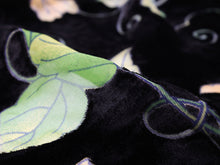 画像をギャラリービューアに読み込む, 岡重 ストール ショール 更紗 葡萄 ベルベットシルク 大判 レディース 高級 ブランド 京都 老舗 春 秋 冬 羽織 肩掛け ひざ掛け 巻物 マフラー お出掛け 塵除け 女性用 婦人 和装 着物 洋服 カジュアル フォーマル おしゃれ 箱入り 誕生日 ギフト プレゼント 贈り物 あす楽