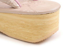 画像をギャラリービューアに読み込む, カレンブロッソ 草履 単品 S M L ピンクベージュ台 バラ柄 鼻緒 型押し レディース カフェ草履 菱屋 Calen Blosso ゾウリ カフェぞうり 女性用 カジュアル 日本製 履物 着物 きもの 和装小物