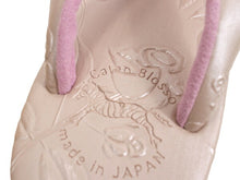 画像をギャラリービューアに読み込む, カレンブロッソ 草履 単品 S M L ピンクベージュ台 バラ柄 鼻緒 型押し レディース カフェ草履 菱屋 Calen Blosso ゾウリ カフェぞうり 女性用 カジュアル 日本製 履物 着物 きもの 和装小物
