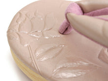 画像をギャラリービューアに読み込む, カレンブロッソ 草履 単品 S M L ピンクベージュ台 バラ柄 鼻緒 型押し レディース カフェ草履 菱屋 Calen Blosso ゾウリ カフェぞうり 女性用 カジュアル 日本製 履物 着物 きもの 和装小物