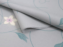 画像をギャラリービューアに読み込む, 洗える着物 セミオーダー付き 反物 単品 ハナエモリ 薄グレー地に花・変わり蔓柄 XS・S・M・L・XLサイズから選べる 上品 レディース 女性 小紋 和装 和服 袷 単衣 きもの 羽織 コート 送料無料