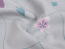 画像をギャラリービューアに読み込む, 洗える着物 セミオーダー付き 反物 単品 ハナエモリ 薄グレー地に花・変わり蔓柄 XS・S・M・L・XLサイズから選べる 上品 レディース 女性 小紋 和装 和服 袷 単衣 きもの 羽織 コート 送料無料