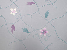 画像をギャラリービューアに読み込む, 洗える着物 セミオーダー付き 反物 単品 ハナエモリ 薄グレー地に花・変わり蔓柄 XS・S・M・L・XLサイズから選べる 上品 レディース 女性 小紋 和装 和服 袷 単衣 きもの 羽織 コート 送料無料