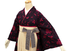画像をギャラリービューアに読み込む, 卒業式 二尺袖 着物 袴用 単品 紫色 忍冬柄 フリーサイズ ショート丈 大学生 小学生 ジュニア 購入販売 着物のみ 2尺袖 和装 和服 洗える着物 大人 女性 レディース 送料無料