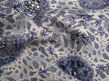 画像をギャラリービューアに読み込む, 着物 洗える着物 フルオーダー 仕立て付 グレー地に花の丸柄 東レシルック 反物 和装 和服 袷 単衣 春 秋 冬 レディース 女性 小紋 きもの 羽織 コート カジュアル 上品 TORAY sillook 送料無料