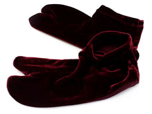 画像をギャラリービューアに読み込む, 足袋 ベロア 冬 秋 5カラー フリーサイズ オフホワイト ブラック ブラウン エンジ パープル ストレッチ 口ゴム 色足袋 足袋カバー おしゃれ たび 着付け小物 和装小物 着物 和服 レディース