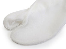 画像をギャラリービューアに読み込む, 足袋 ベロア 冬 秋 5カラー フリーサイズ オフホワイト ブラック ブラウン エンジ パープル ストレッチ 口ゴム 色足袋 足袋カバー おしゃれ たび 着付け小物 和装小物 着物 和服 レディース