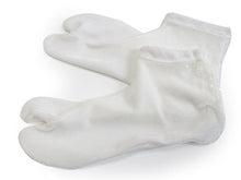 画像をギャラリービューアに読み込む, 足袋 ベロア 冬 秋 5カラー フリーサイズ オフホワイト ブラック ブラウン エンジ パープル ストレッチ 口ゴム 色足袋 足袋カバー おしゃれ たび 着付け小物 和装小物 着物 和服 レディース