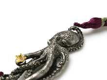 画像をギャラリービューアに読み込む, 羽織紐 蛸 たこ タコ 単品 シンプル 和 可愛い 羽織留め はおりひも S カン 小紋 洒落着 色無地 パーティー オールシーズン カジュアル 母の日 プレゼント ギフト 贈り物 和装小物 着物 和服 和装 帯飾り SUU 日本製 アクセサリー 送料無料 あす楽