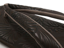 画像をギャラリービューアに読み込む, カレンブロッソ Calen Blosso 菱屋 カフェ草履 メンズ 雪駄 男性 M L こげ茶 茶色 型押し 植物 こげ茶鼻緒 和装小物 履物 着物 和服 和装 紳士用 日本製