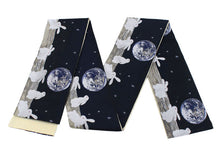 画像をギャラリービューアに読み込む, 半幅帯 おりびと 単品 濃紺 地球 兎 うさぎ リバーシブル 着物 帯 カジュアル レディース アレンジ 半巾帯 細帯 四寸 日本製 女性 和装 和服 レトロ モダン あす楽