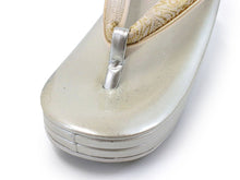 画像をギャラリービューアに読み込む, 草履バッグセット レディース フォーマル 優鼻緒 Lサイズ 24.0cm 24.5cm 25.0cm 礼装用 白 金 銀 花 菱 ニ枚芯 ぞうり バッグ 女性 和装 和服 着物 モダン 日本製 送料無料