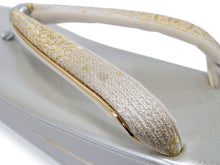 画像をギャラリービューアに読み込む, 草履バッグセット レディース フォーマル 優鼻緒 Lサイズ 24.0cm 24.5cm 25.0cm 礼装用 白 金 銀 花 菱 ニ枚芯 ぞうり バッグ 女性 和装 和服 着物 モダン 日本製 送料無料