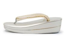 画像をギャラリービューアに読み込む, 草履バッグセット レディース フォーマル 優鼻緒 Lサイズ 24.0cm 24.5cm 25.0cm 礼装用 白 金 銀 花 菱 ニ枚芯 ぞうり バッグ 女性 和装 和服 着物 モダン 日本製 送料無料