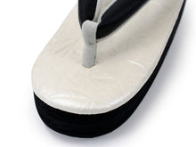 画像をギャラリービューアに読み込む, カレンブロッソ 草履 単品 S M L 白地 麻の葉柄 黒 鼻緒 レディース カフェ草履 菱屋 Calen Blosso ゾウリ カフェぞうり 女性用 カジュアル 日本製 履物 着物 きもの 和装小物