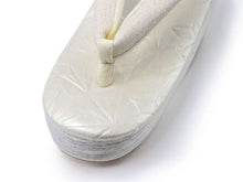 画像をギャラリービューアに読み込む, カレンブロッソ 草履 単品 S M L 白地 麻の葉柄 白 鼻緒 レディース カフェ草履 菱屋 Calen Blosso ゾウリ カフェぞうり 女性用 カジュアル 日本製 履物 着物 きもの 和装小物