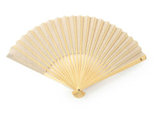 画像をギャラリービューアに読み込む, 扇子 扇子袋 2点セット 西川庄六商店 ジャパンギャルド 袂 麻 近江ちぢみ ベージュ 桐箱入り エコ ギフト プレゼント 贈り物 春 夏 母の日 女性 せんす 和装小物 雑貨 暑さ対策 節電 エコ 飛沫防止 あす楽 送料無料