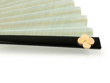 画像をギャラリービューアに読み込む, 扇子 扇子袋 2点セット 西川庄六商店 ジャパンギャルド 花 麻 近江ちぢみ グリーン 桐箱入り エコ ギフト プレゼント 贈り物 春 夏 母の日 女性 せんす 和装小物 雑貨 暑さ対策 節電 エコ 飛沫防止 あす楽 送料無料