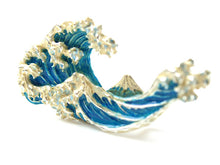 画像をギャラリービューアに読み込む, 帯留 神奈川沖浪裏 波 富士山 浮世絵 北斎 富嶽三十六景 単品 三分紐を通す シンプル 和 可愛い 帯留め 帯どめ 軽量 小紋 洒落着 色無地 パーティー オールシーズン カジュアル 母の日 プレゼント ギフト 贈り物 和装小物 着物 和装 帯飾り SUU 日本製 アクセサリー あす楽