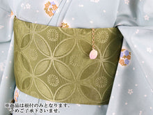 画像をギャラリービューアに読み込む, 根付 桜 花 花びら ピンク 単品 シンプル 和 可愛い 小紋 洒落着 色無地 パーティー オールシーズン カジュアル 母の日 プレゼント ギフト 贈り物 和装小物 着物 和服 和装 飾り SUU 日本製 アクセサリー あす楽