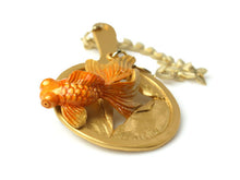 画像をギャラリービューアに読み込む, 根付 出目金 金魚 オレンジ 単品 シンプル 和 可愛い 小紋 洒落着 色無地 パーティー オールシーズン カジュアル 母の日 プレゼント ギフト 贈り物 和装小物 着物 和服 和装 飾り SUU 日本製 アクセサリー あす楽