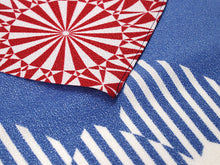 画像をギャラリービューアに読み込む, 風呂敷 ふろしき 73cm 二巾 ホワイト ネイビー ブルー レッド 切子 富士 日本製 再生ポリエステル使用 コンパクト おしゃれ ギフト プレゼント 贈り物 お洒落 エコバック フロシキ オールシーズン ネコポス発送可能