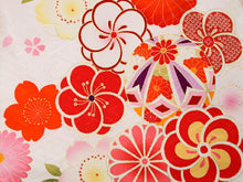 画像をギャラリービューアに読み込む, お宮参り 産着 女の子 白 ねじ梅 菊 鞠 着物 長襦袢 セット 古典 七五三 3歳 祝着 のしめ うぶぎ 和装 和服 正装