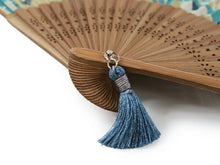 画像をギャラリービューアに読み込む, 扇子 青 猫 エコ ギフト プレゼント 贈り物 春 夏 せんす 和装小物 雑貨 暑さ対策 節電 エコ 飛沫防止 あす楽 ネコポス