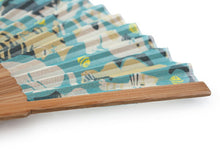 画像をギャラリービューアに読み込む, 扇子 青 猫 エコ ギフト プレゼント 贈り物 春 夏 せんす 和装小物 雑貨 暑さ対策 節電 エコ 飛沫防止 あす楽 ネコポス