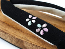 画像をギャラリービューアに読み込む, 下駄 レディース フリーサイズ 薄茶 台 黒 花 刺繍 鼻緒 麻の葉 浴衣 ゲタ げた レディース 夏着物 和装 右近