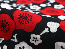 画像をギャラリービューアに読み込む, 浴衣 セット レディース 2点セット Mサイズ 黒 梅 ゆかた からし 縞 帯 ストライプ 女性 大人 浴衣セット 仕立て上がり プレタ 20代 30代 40代 和装 和服 花火大会 夏祭り