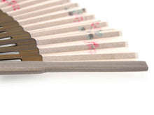 画像をギャラリービューアに読み込む, 扇子 女性用 袋付き セット ベージュ地 萩 シルク 竹 桐箱入り レディース 母の日 プレゼント ギフト おしゃれ 普段使いに 婦人用 女性 レディース せんす 扇子袋 セット 和装小物 夏