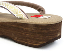 画像をギャラリービューアに読み込む, カレンブロッソ 草履 単品 L ブラウン 台 白地 献上柄 鼻緒 博多鼻緒 金茶色 黄緑 レディース カフェ草履 菱屋 Calen Blosso ゾウリ カフェぞうり 女性用 カジュアル 日本製 履物 着物 きもの 和装小物