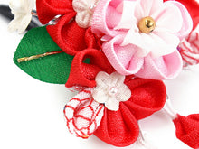 画像をギャラリービューアに読み込む, 七五三 髪飾り 2点セット ちりめん 3歳 7歳 赤・白・ピンク色 梅 髪かざり つまみ細工 子供 着物 和装 和小物 キッズ 女の子 コサージュ パッチンどめ ヘアクリップ
