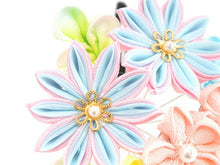 画像をギャラリービューアに読み込む, 七五三 髪飾り ちりめん 3歳 7歳 水色 梅 髪かざり ピンク 黄色 つまみ細工 子供 着物 和装 和小物 キッズ 女の子 コサージュ パッチンどめ ヘアクリップ