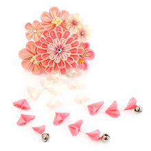 画像をギャラリービューアに読み込む, 七五三 髪飾り ちりめん 3歳 7歳 ピンク 菊 髪かざり 梅 つまみ細工 子供 着物 和装 和小物 キッズ 女の子 コサージュ パッチンどめ ヘアクリップ